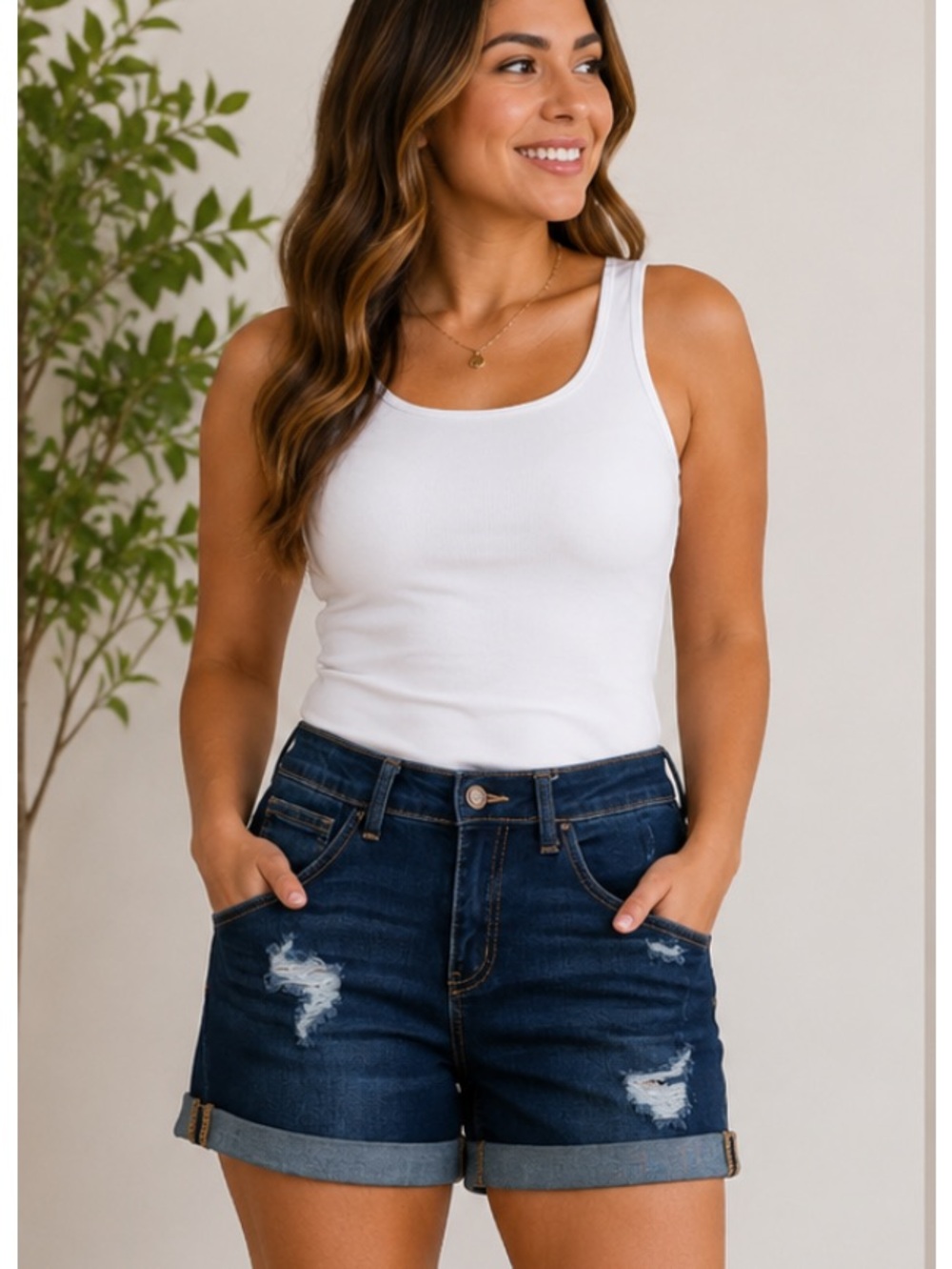 Judy‎ Blue Mid rise Dark Wash distress shorts size Medium